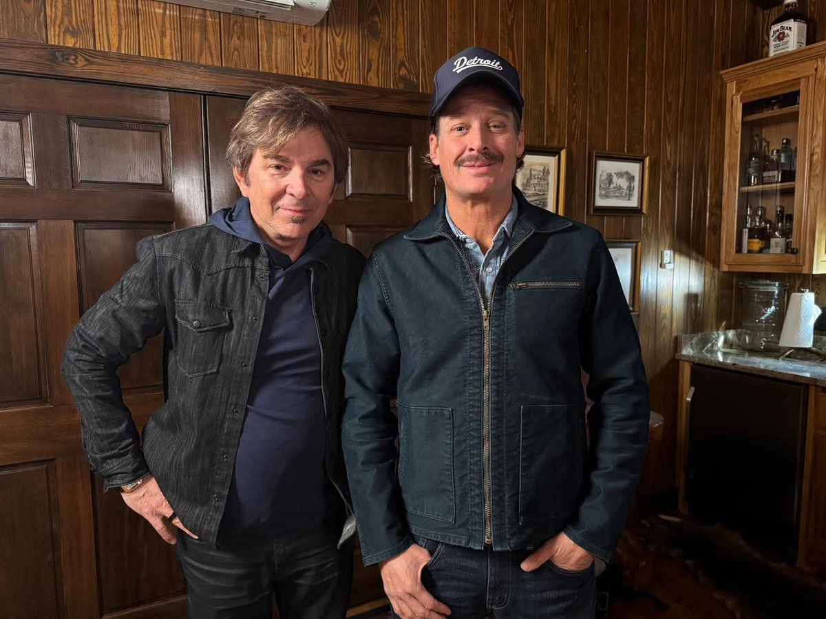 masarecords's tweet photo. ジョナサン・ケインがスプリングスティーンとデ・ニーロをディスったけど、彼らは親友で2人共に大統領自由勲章とケネディ・センター名誉賞を受賞したボスとゴッドファーザーだ🔥🤘‼️
で、ジョナサン。あんたの友達は誰かいたっけ？あ、あのキッド・ロックか🤣‼️
MAGAに自由の戦士を笑う資格は無い。 https://t.co/8Mwvp3lm1z