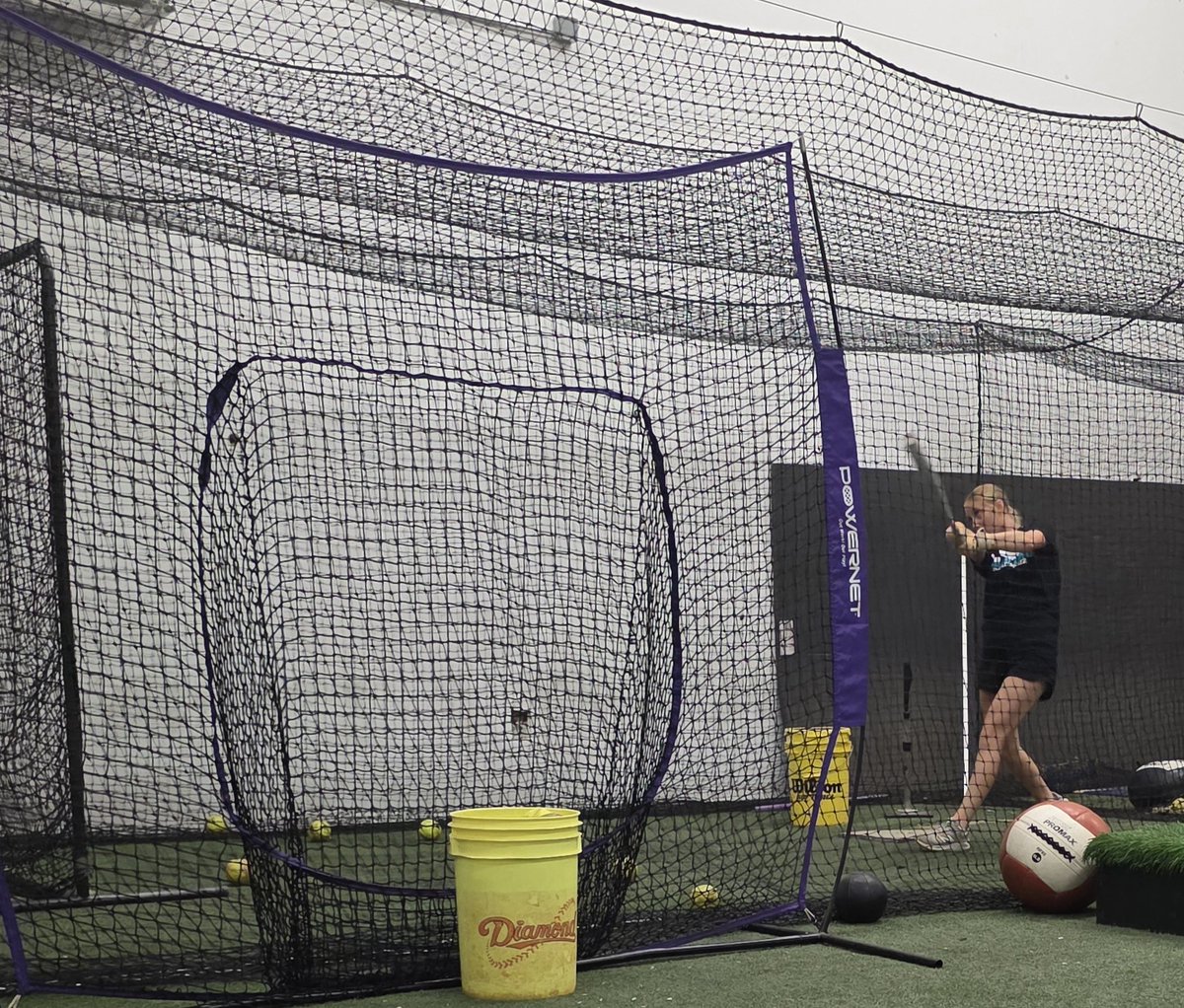 GClark_2030's tweet photo. Keep Working, trust the process Day 3 getting ready for California 🌴🌴 yep another hitting lesson and some OF work before the rain⚡️#bolts13 #BHMBoltsMADE
@bhmboltsorg @BHMBolts2030
@camwoodbats
@pgfnetwork 
@coach_jenny2 https://t.co/VLoOZUpV0Q