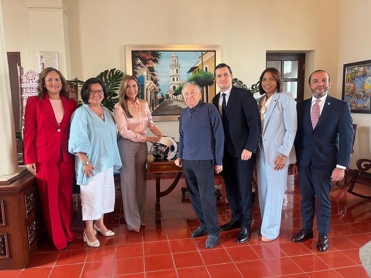 JeanTodt's tweet photo. Very glad to welcome Mayor of Santo Domingo Carolina Mejía to the group of friends and to have her fully committed to engaging the city on road safety development together with our UN team. https://t.co/YXYBdoxZhP