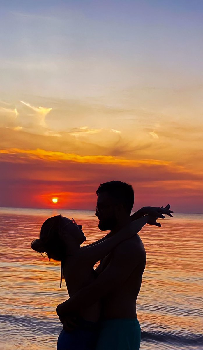 loveucouple's tweet photo. https://t.co/NEeLLyyAHR