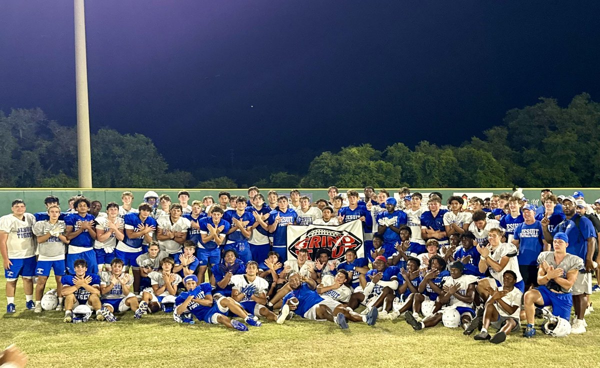 LukasCapozzalo1's tweet photo. Had a great time at Webber Camp with the team. Continuing to improve headed towards fall camp!
@JesuitTigers_FB @RealNews102 @Andy_Villamarzo @SuncoastPreps @CoachRWeiner @mhartline59 @PrepRedzoneFL @FlaHSFootball @JerisMcIntyre @StephenGarcia @MDQue_33 @LawrenceBl83397 https://t.co/kQLJEjjvFR