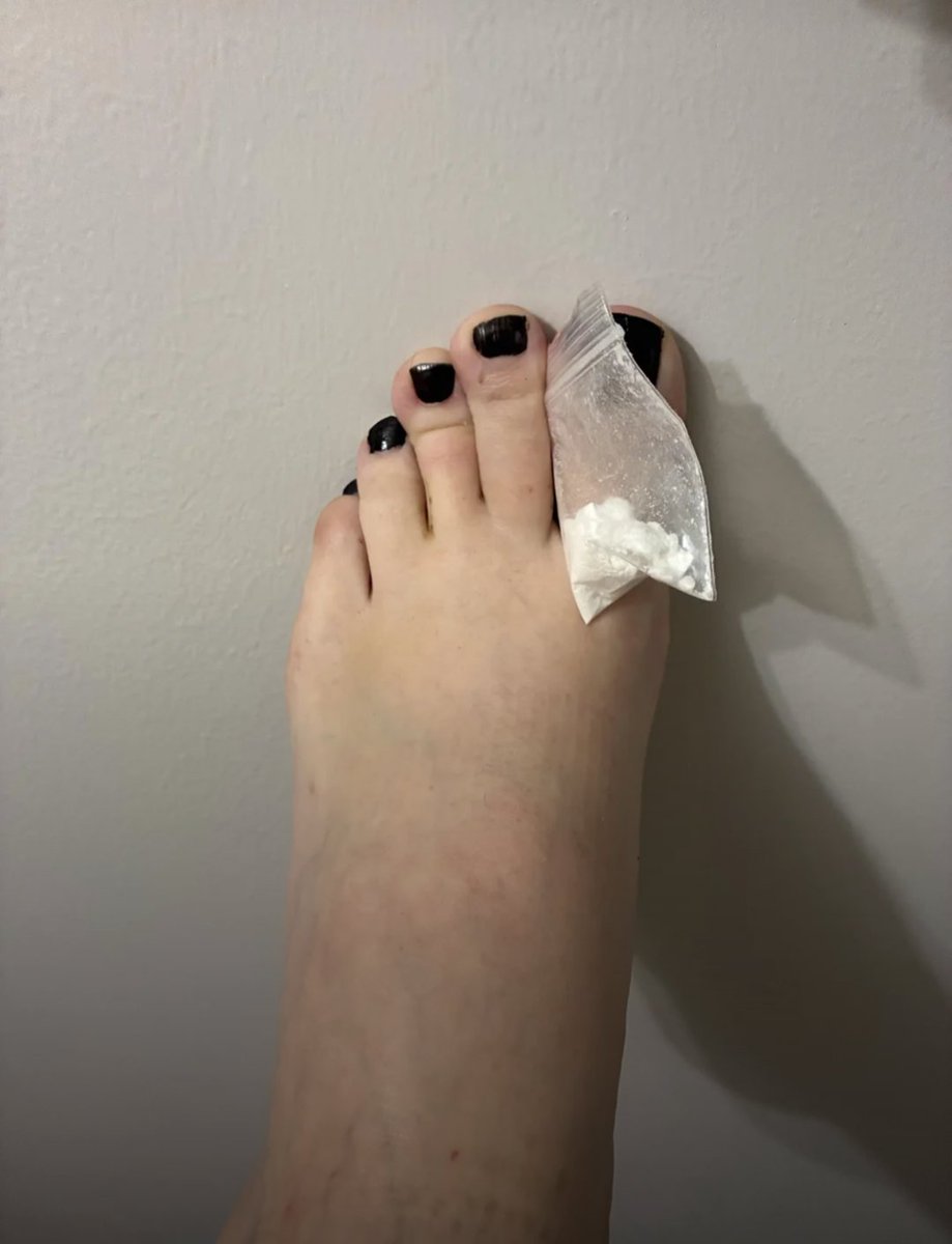 monroe_bexx's tweet photo. Can you lick my toes same way you eat my Pussy with coke on it? 

#cocaine #cocainetwt #drugs #drugtwt #coke #coketwt https://t.co/SMjjLQICYG