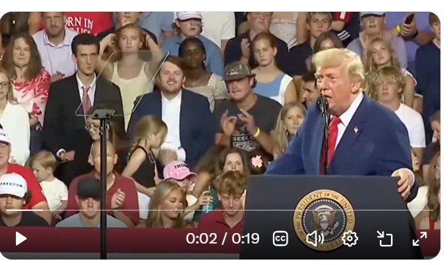 johnshewchuk's tweet photo. @HQNewsNow 2 guys directly behind Trump flashing the white supremacist symbol.

Tell me this wasn't intentional from the White House!🤢🤮😡🤬 https://t.co/f1gpG7q6Mb