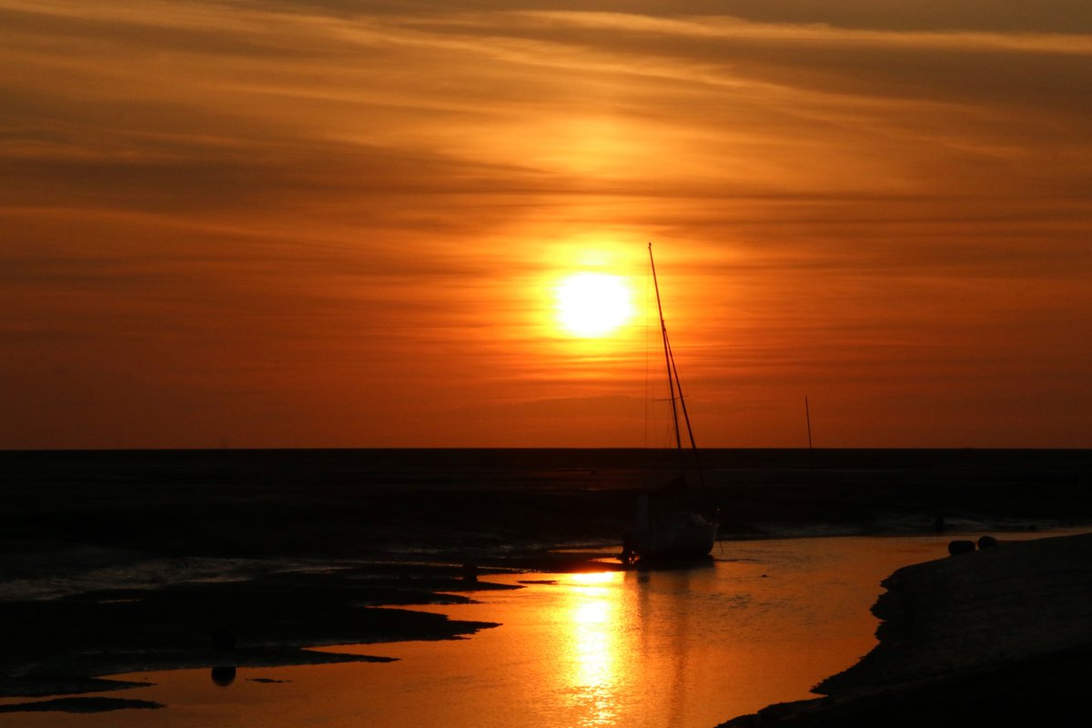snapandgo222's tweet photo. Tonight at the #RiverAlt, #Hightown so peaceful, what a great way to unwind #sunsets #boats #ships https://t.co/2BYHsX5E9F