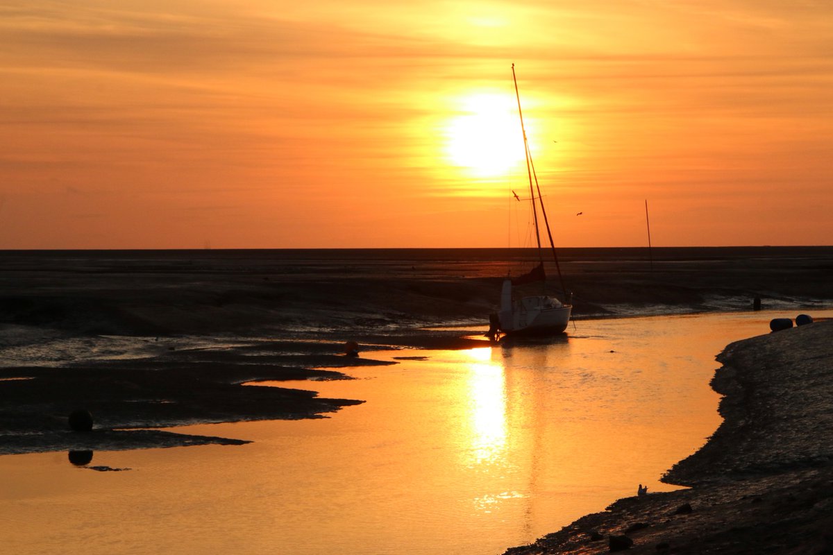 snapandgo222's tweet photo. Tonight at the #RiverAlt, #Hightown so peaceful, what a great way to unwind #sunsets #boats #ships https://t.co/2BYHsX5E9F