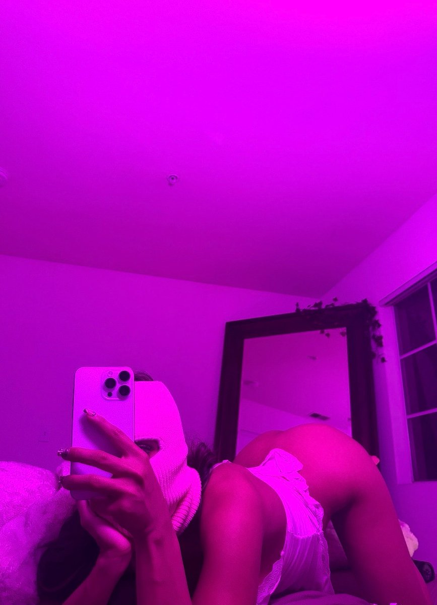 lylababy333's tweet photo. Eat it or get behind it ? https://t.co/RdnWBSMyHm