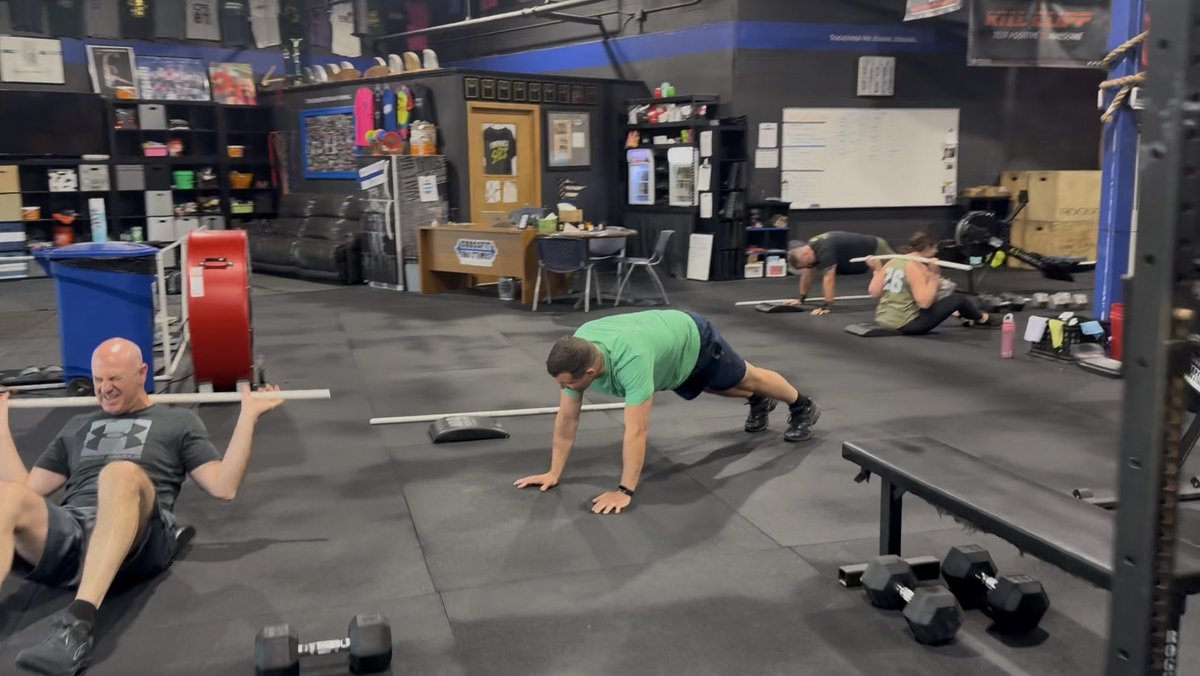 CFUnaStamus's tweet photo. Core work is always better with a partner!!

P1 holds plank while P2 does PVC Situps (plus some other “fun” madness in this TEAM workout!)

(And….who thinks PVC Situps are WAY harder than they look on paper?!?)

#partnerwod #core #abs #plank #sufferingisbetterwithfriends https://t.co/vrrQaOleSY