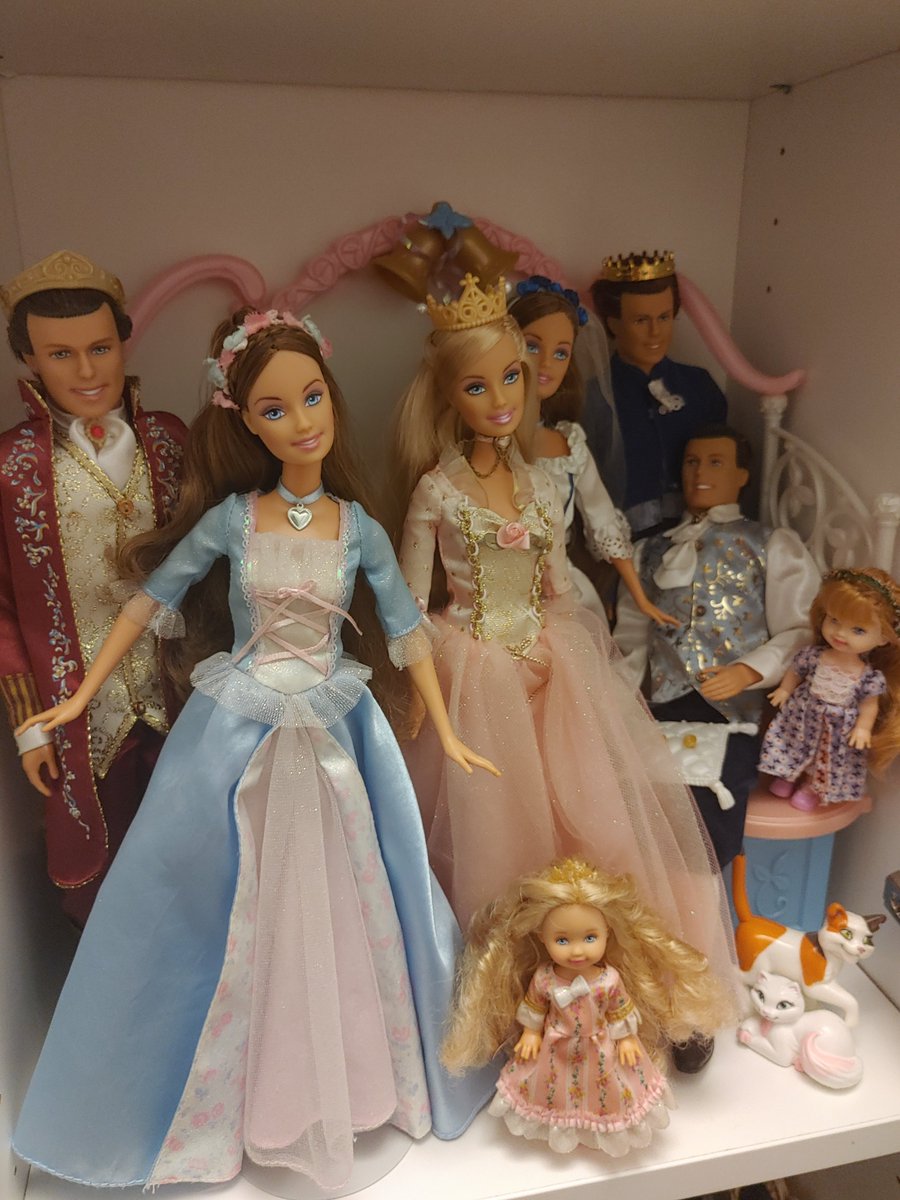 IGdolljunk's tweet photo. Started setting up my Princess and the Pauper shelf and thinking about how three of these dolls came from the same donation https://t.co/7bRkwnpO7F