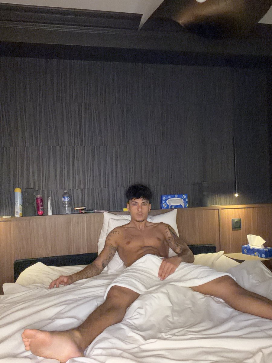lucasblgn's tweet photo. Nouveau média exclusif sur mon profil MYM ! ⚠️
Viens voir ma nouvelle vidéo où je me branle dans mon lit (dispo sur mon profil MYM) 
Plein de nouveaux médias arrivent prochainement 
RT : et vient récupérer ton cadeau en mp
https://t.co/KQB0umICZN https://t.co/dpjdEmP7wl