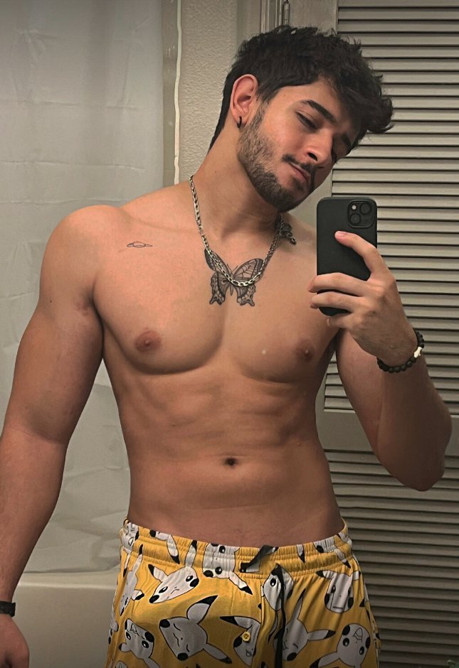mayatedealado's tweet photo. ¿Cuánto tiempo tardaste en hacer zoom? 👀🔥
#gaylatino #gaymen #handsome https://t.co/KzFg2wSoRX