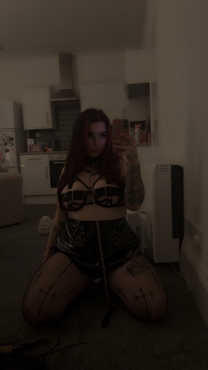 temptationhidx's tweet photo. Confidence changes everything. 🖤

#Confidence #Alternative #Tattooed #Redhead https://t.co/Ram0rbYIln