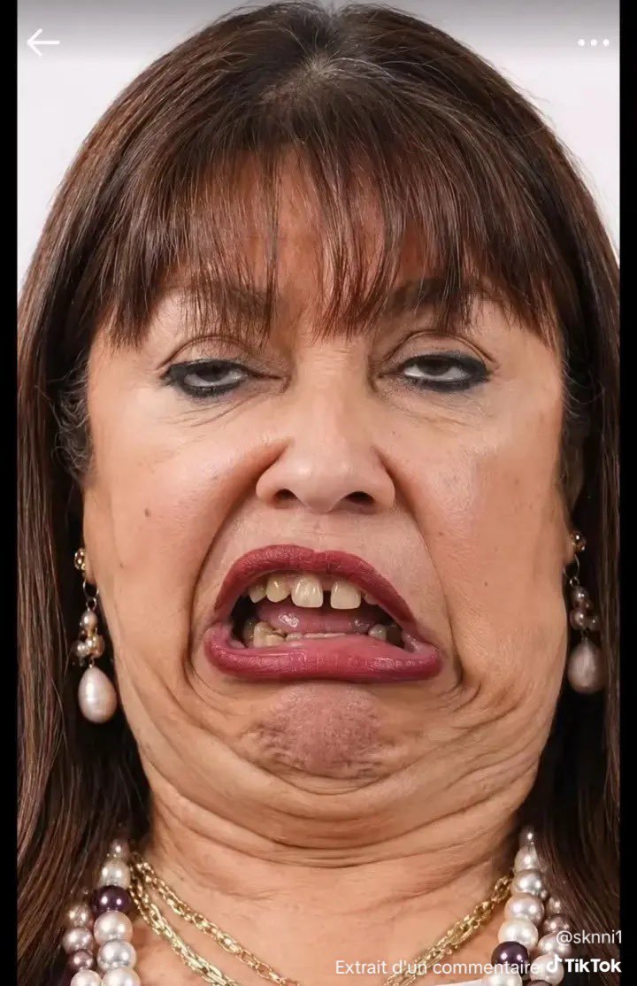 RogerAndresRoc1's tweet photo. @CelesteSenadora Payasa engreída, el karma te va llegar vieja mal parida https://t.co/C6VmdLaYMl