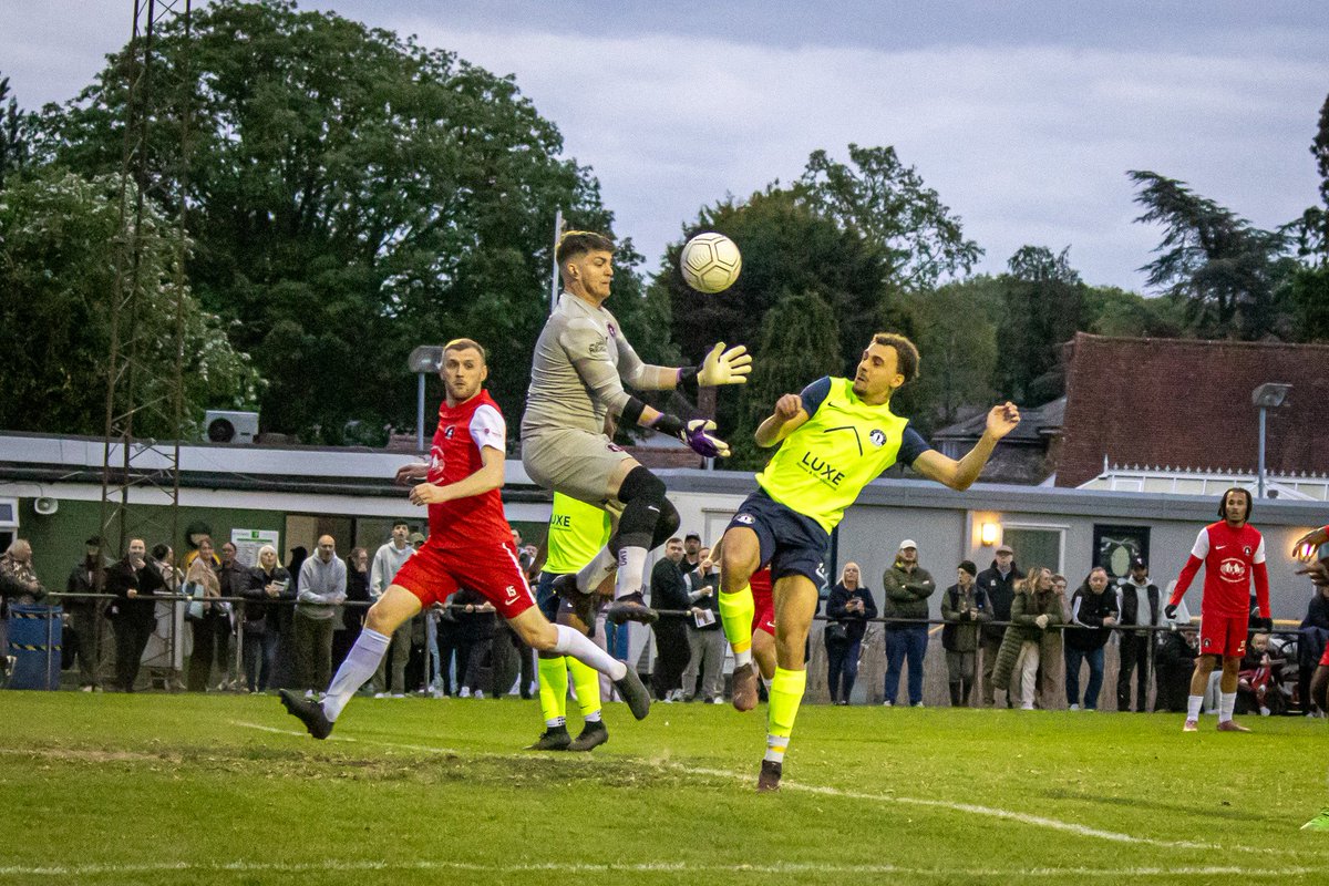 Oliver_Marsh17's tweet photo. On that note. In need of a new club please if you could reshare be much appreciated!                                              Name: Oliver Marsh
Age: 24
Position: GK
Location: SE London
Previous clubs: Bridon Ropes, Northumberland Heath FC
Level looking for: Step 6/7 https://t.co/Nk1j0boQQW