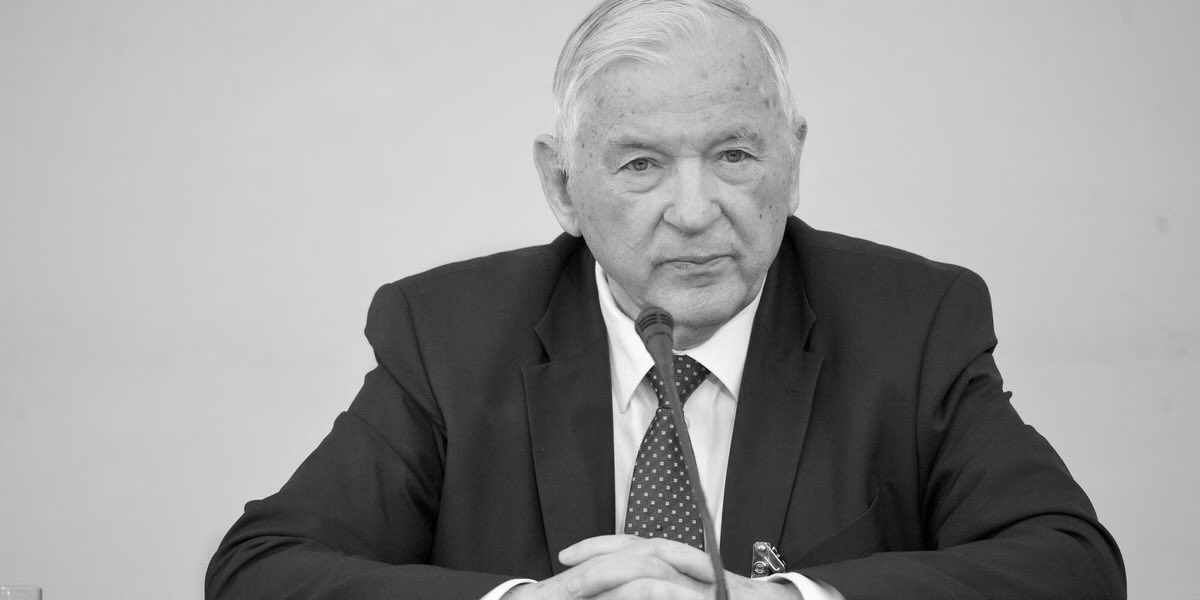 Odszedł profesor Stanisław Gomułka. Jestem mu wdzięczny za interesujące rozmowy o transformacji gospodarczej i sugestie jak można by naprawić nasze państwo. Ostatnio znalazłem notatki z jego pomysłami nt. reformy systemu opieki zdrowotnej. R.I.P.