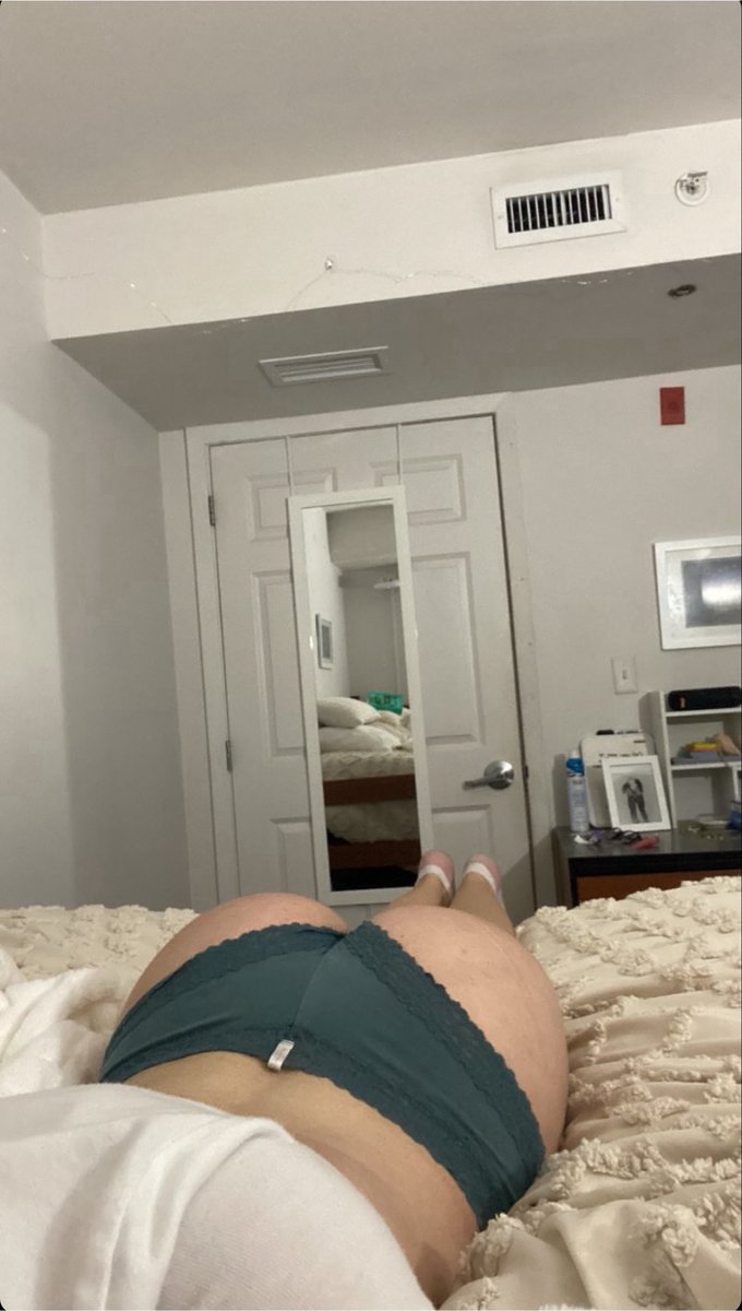 maddyquinn05's tweet photo. Would you cuddle with me? https://t.co/zCXYxCmAdo