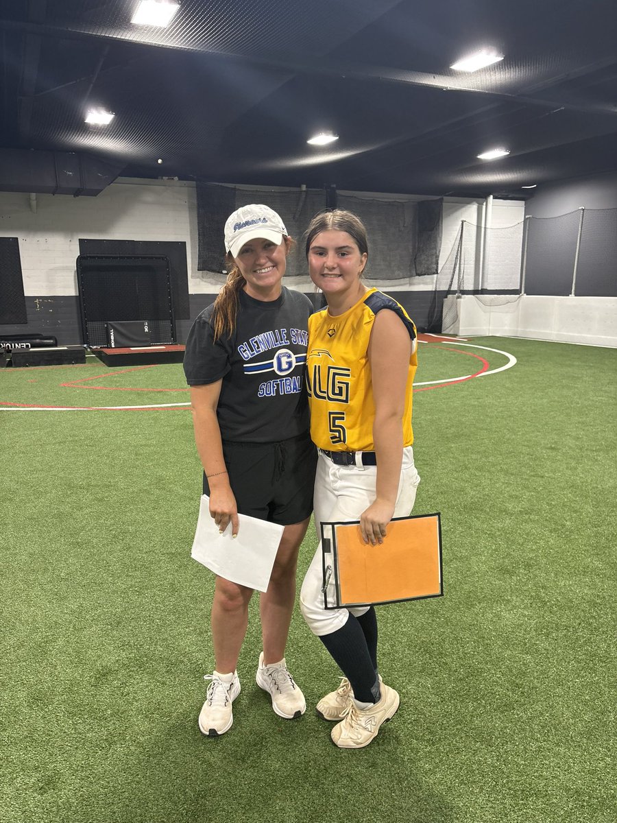 lucyward2028's tweet photo. Had a great day at the Virginia Collegiate Instructional &amp; Exposure Clinic! Thank you to all of the college coaches for your instruction and the opportunity to compete. Looking forward to putting what I learned into action this weekend! 🥎💛💙#iLEAP #2028grad @Org_LLG @LLGShoope https://t.co/vHzepEt1rK