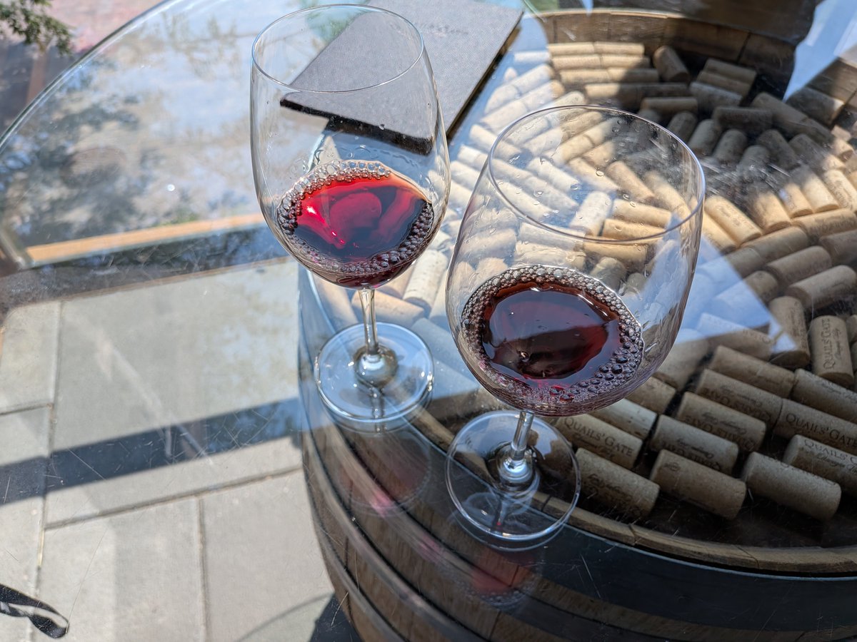 hoglandsko's tweet photo. Happy wine drunk wednesday to all who celebrate @dnpsgloryhole https://t.co/SiaNRV5v3r
