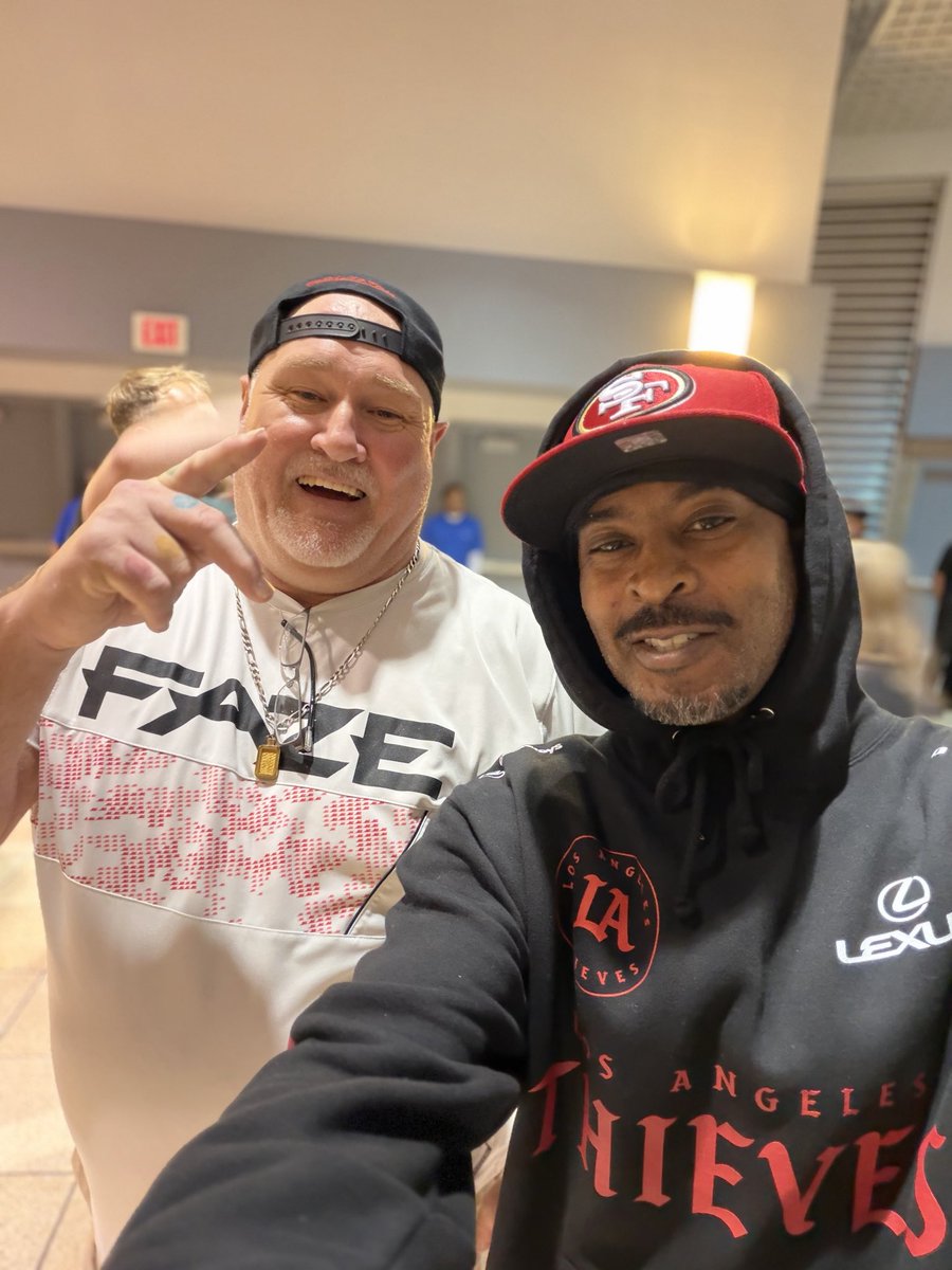 JaeMac_FLG's tweet photo. @FaZe_Vegas LEGEND. Preciate you @gamn4life @ZooMaa @CODLeague @intelCDL #CDLChamps #CodLeague #Faze #FazeUnc https://t.co/GIxJljkYed