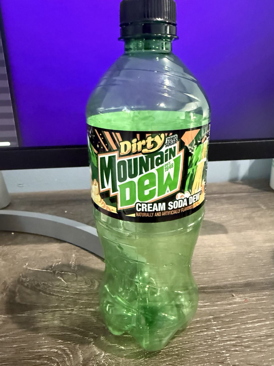 EclecticMisc's tweet photo. Watching #tytlive. Drinking Dirty Zero Sugar Mountain Dew Cream Soda Dew. Which actually tastes good! https://t.co/1JB5IvlliM