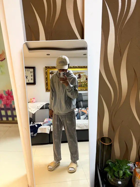 lovenot99's tweet photo. 我服了……原来女号真的能轻松🎣到性压抑的蠢直男啊😂随便聊两句后面真的把🐔和🦶给我看了 角度还挺会找 就是死活不肯掰开屁眼被我玩😈 https://t.co/YIIEQaYSaq