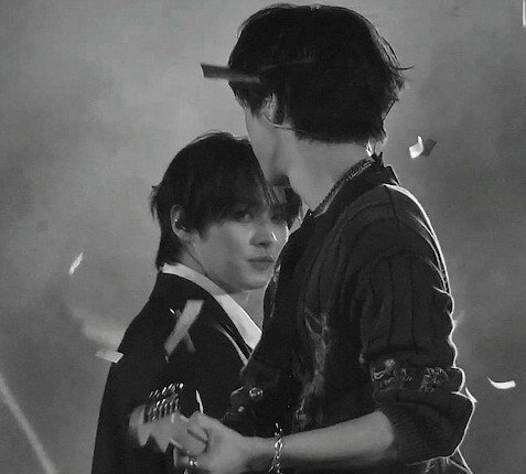 itsbygiseLee's tweet photo. #minsung  ᴀᴜ/ᴀʙᴏ  ¡!  Talvez em outra vida

Em um mundo onde almas podem se reencontrar através das vidas,
Han Jisung acredita ter encontrado o alfa com quem dividirá o resto da vida.

Ou...

Lee Minho sempre esperou ser uma alma sem passado. https://t.co/fKEiKEGYZY
