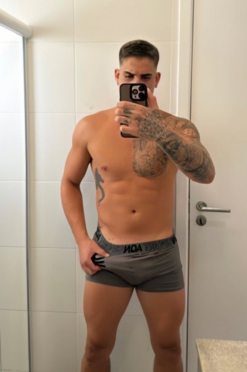 B4djaX's tweet photo. Já viram os conteúdos do ex padrastos do Neymar? https://t.co/jlq8ZCapZo