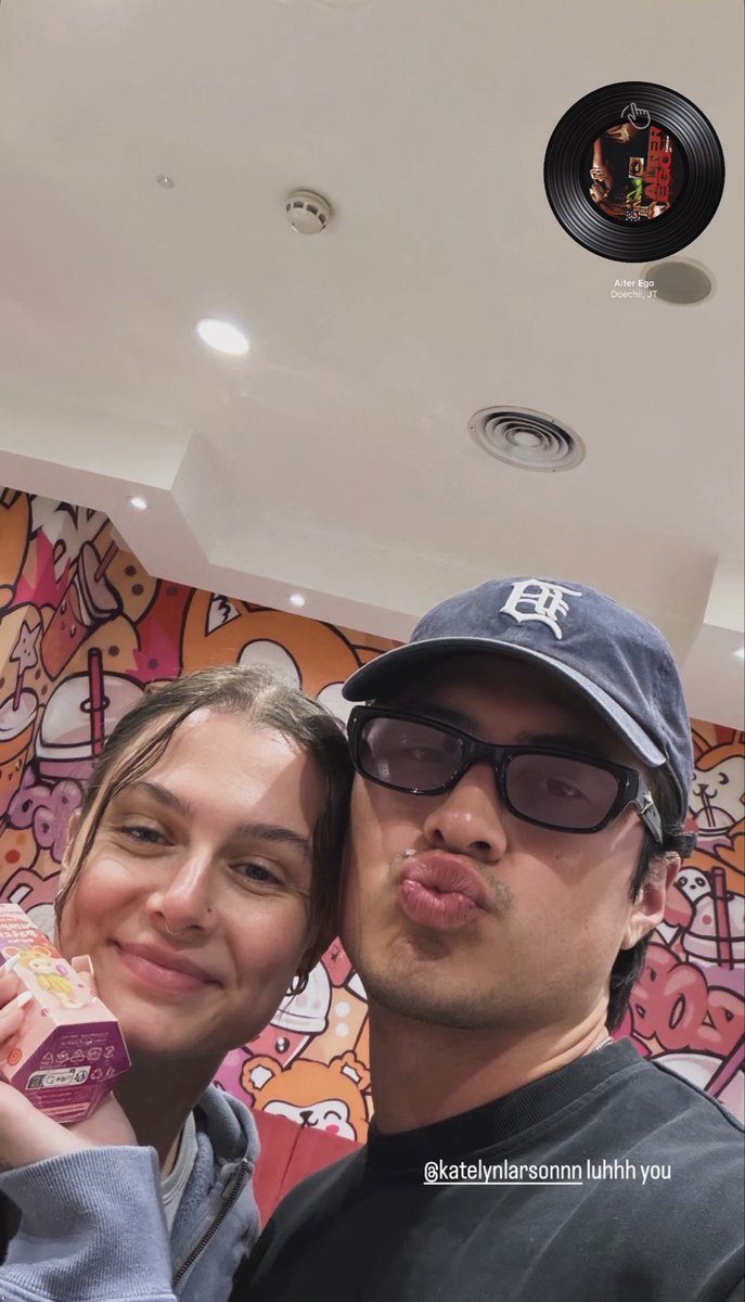 hudsonwupdates's tweet photo. Hudson Williams with his girlfriend Katelyn via Instagram Stories! https://t.co/OsROurZkdc