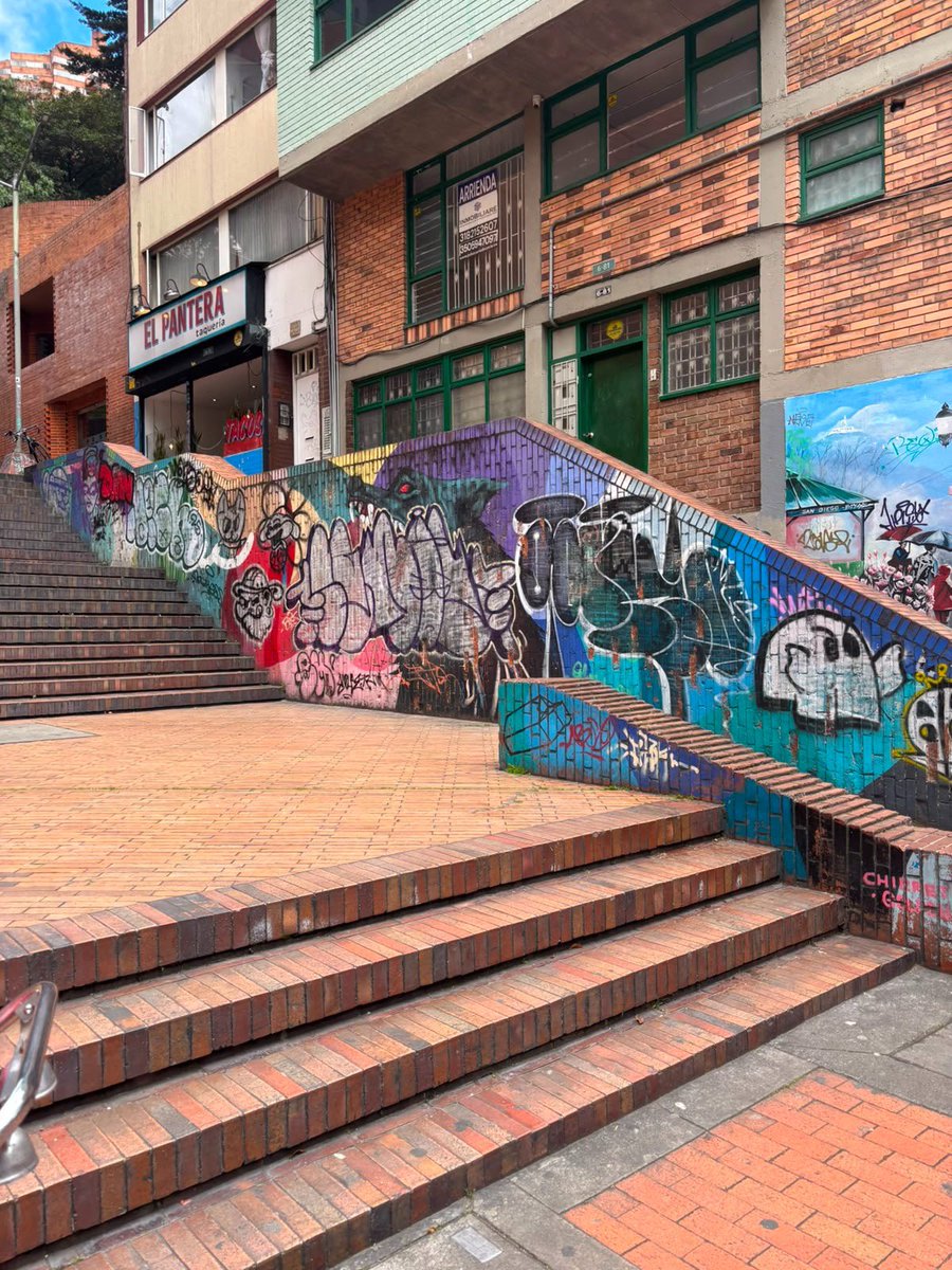 AnimalesBOG's tweet photo. A dos años de la aprobación de la Ley 'No Más Olé', la Alcaldía de Bogotá mantiene su compromiso por la vida y en contra del sufrimiento animal en la ciudad. https://t.co/66kFZxKpVJ