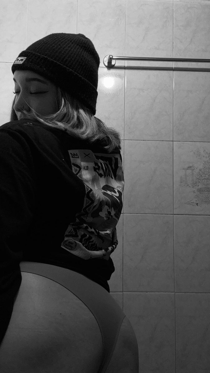 anairamcas's tweet photo. Girl π§π½
# chudai #bootygirl https://t.co/SUWO7mxS8G