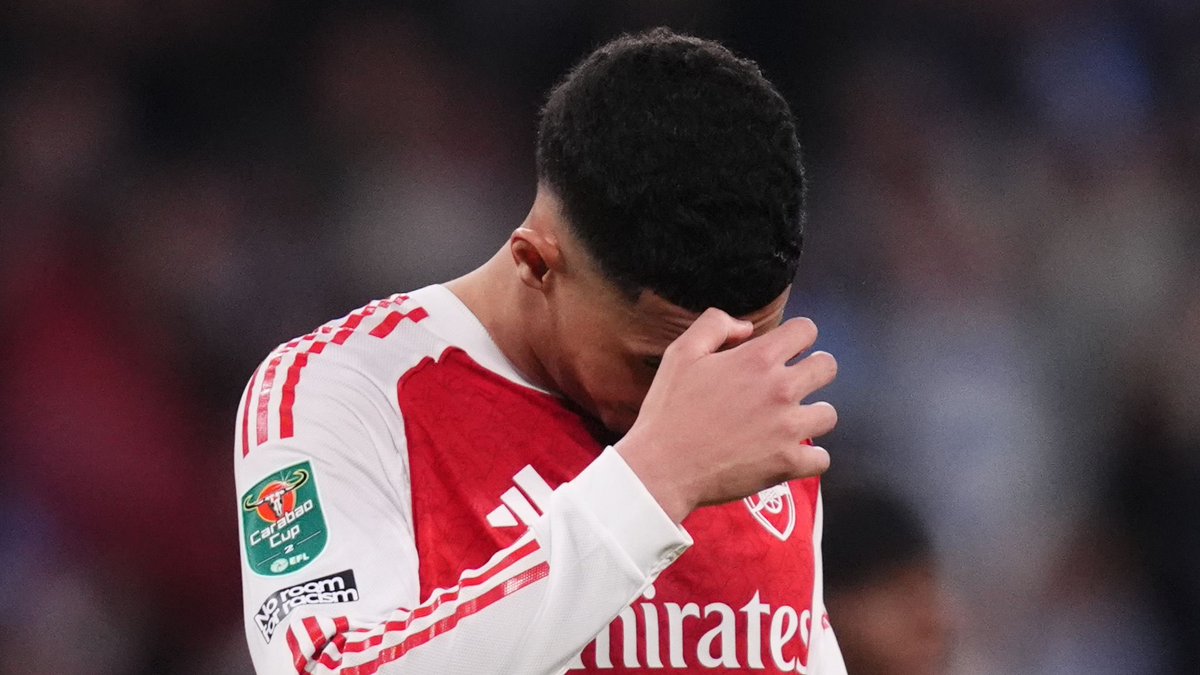 VisionHqqq's tweet photo. Arsenal central defender #AFC William Saliba is set for a spell on the sidelines after returning from the World Cup with a back injury; Saliba is not expected to undergo surgery and instead will require a "period of rehabilitation" according to the Gunners..
(@SkySportsPL ) https://t.co/e30zJthMQB