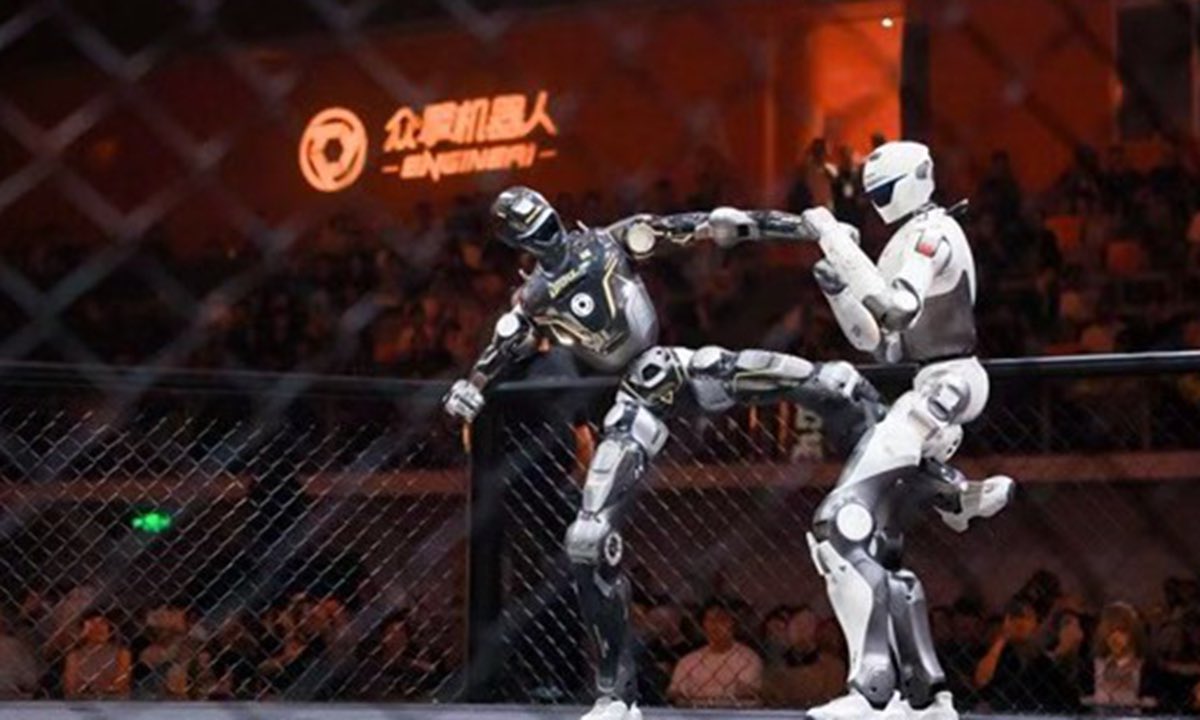 YeahNahSports's tweet photo. 🤖 ROBOT MMA FIGHTER LOSES ITS HEAD

China’s new humanoid robot fighting league produced an unforgettable moment when one robot literally had its head kicked off during a bout. The damaged robot even kept throwing punches before finally collapsing. It happened during the debut of the Ultimate Robot Knock-out Legend (URKL) tournament in Shenzhen. 

Yeah Nah… we’re not making this up. 🤖🥊