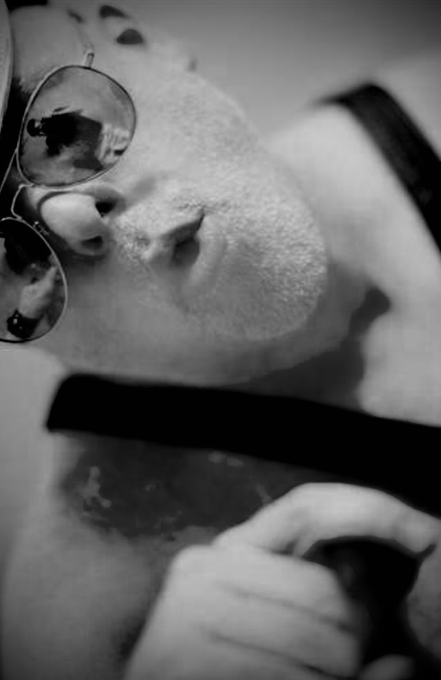 garyanderko's tweet photo. #gay #LeatherGear #TPE #kink #smoker #MarlboroReds https://t.co/S6d8Wl9nKt