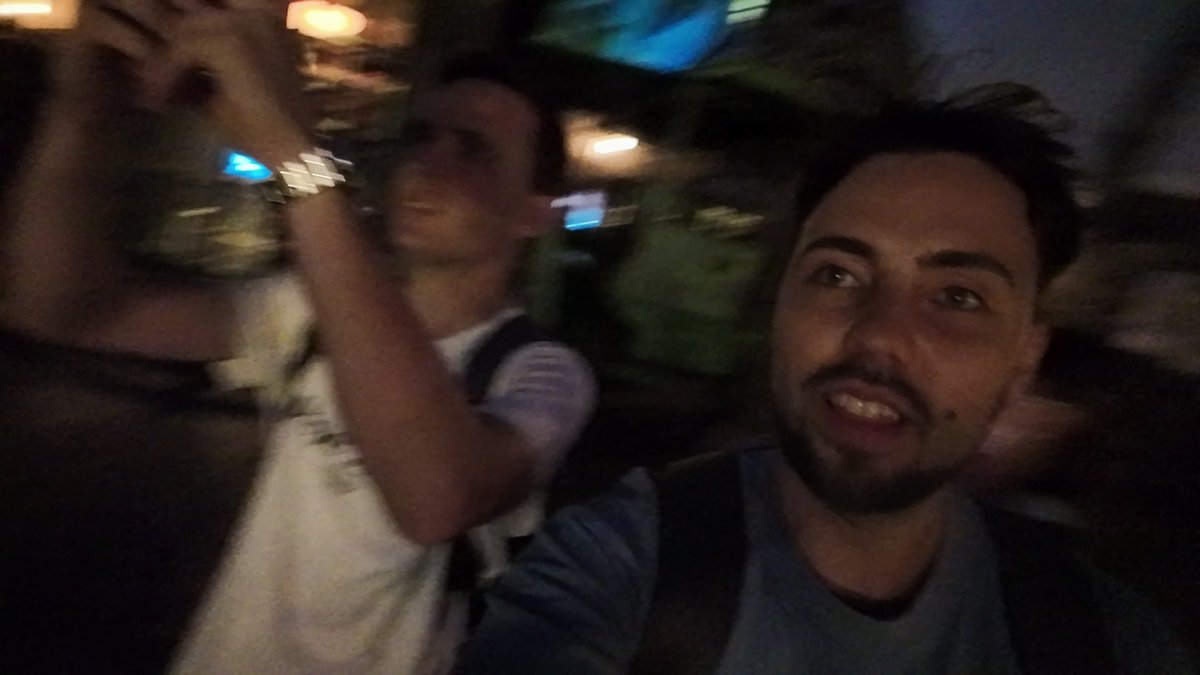 Alvaro_baezz's tweet photo. 12 horas en Universal Japan: 2h20 de cola para Donkey Kong, hordas de gente… y aun así lo volvería a hacer mañana. ¿Merecen la pena los parques japoneses o es síndrome de Estocolmo del turista? https://t.co/cEzpn4AvHK https://t.co/4CipiH1lRn