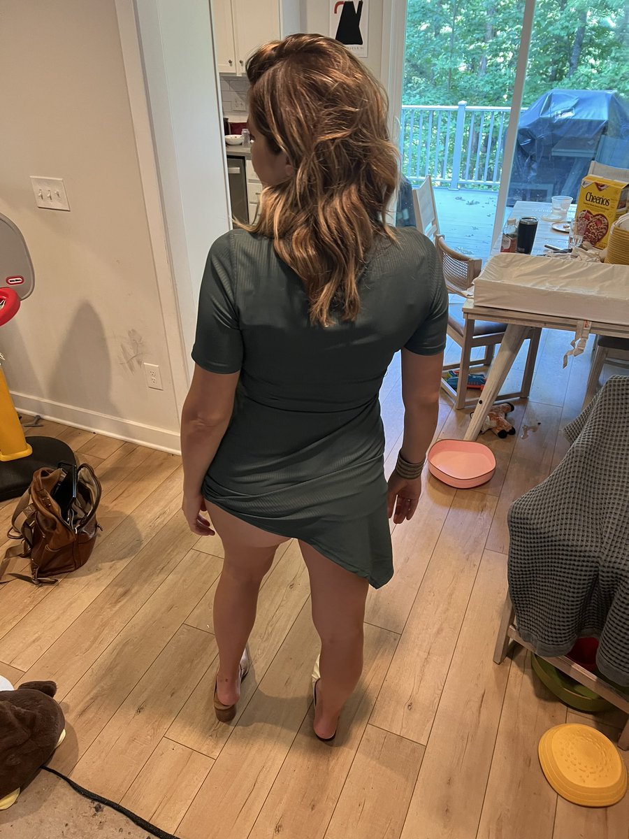 thelovec4's tweet photo. Pregnant and wild https://t.co/ac0MZNjzjm