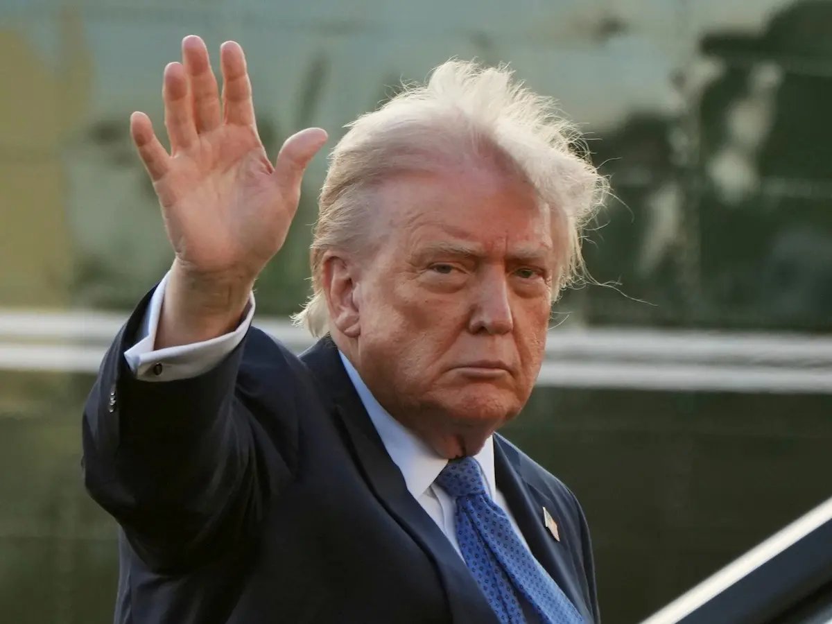 DiarioCAMBIO22's tweet photo. #LaRed | Un Experto Analiza el Supuesto Olor de Donald Trump y la Polémica que Desató en Redes
https://t.co/0w03XOLE9v https://t.co/NuW3WER7hl