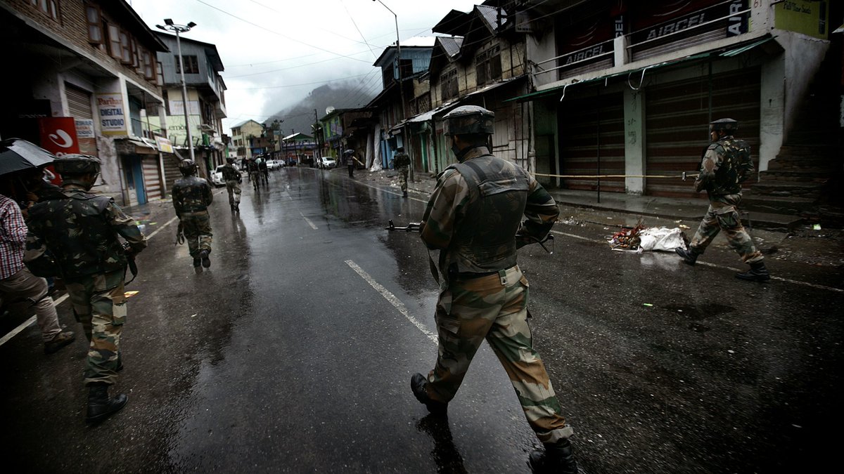 Trackglobe's tweet photo. Over 2,500 youths have been detained across Kashmir following the fatal shooting of a policeman on Amarnath Yatra duty in Anantnag. Head Constable Ashiq Hussain Qureshi was killed in what marks the first militant attack in the Valley since last year's Pahalgam incident.

The extensive crackdown by J&K Police includes detentions of over 700 individuals in Srinagar alone, described as "suspects" and alleged "overground workers" (OGWs).

Police officials state these actions are a "preventive and pro-active security measure" aimed at identifying networks providing logistical, financial, and other support to terrorist organisations. A search operation for the attackers is underway.

Lt Governor Manoj Sinha condemned the "heinous act," vowing that those responsible would be brought to justice. The attack comes amidst heightened security arrangements for the Amarnath Yatra.

Source: Indian Express
