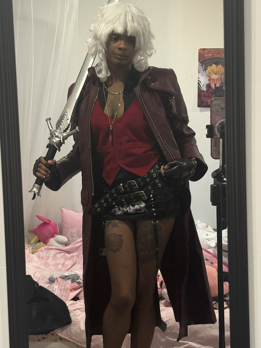 gyalryuuu's tweet photo. (Ignore my face) proof of concept, I rlly like how I did the wig and I can’t wait for everything to be fully put together ٩( 'ω' )و https://t.co/2mie8403KC