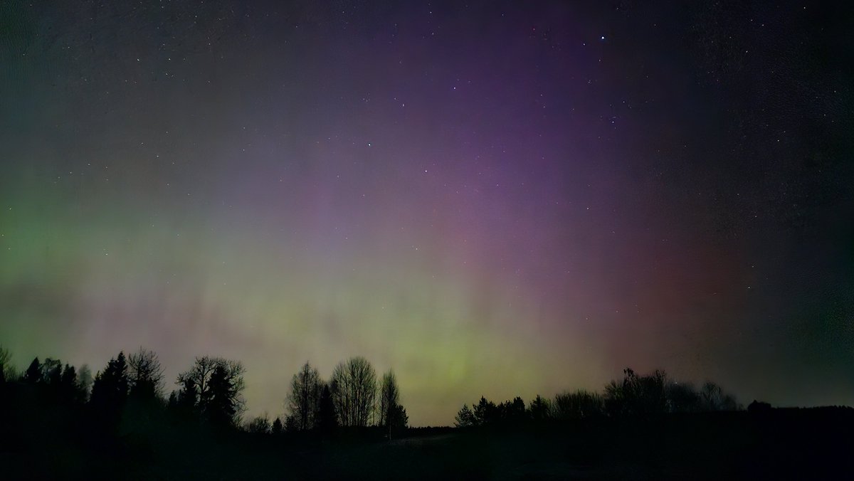 ValimakiJari's tweet photo. 16.4.2025 Clock 1:02 Northernlights Loimaa Finland 

"A river of light dancing high,green and purple across the sky.The silent stars begin to gleam,as nature paints a quiet dream".

#northernlights #nightphotography #starrynight #loimaa #finland https://t.co/p8H2x7jJd2