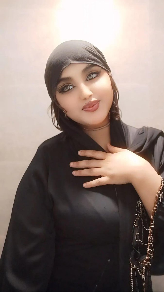 wacm123451's tweet photo. وفي ثغر الليل 
يسري طيفكِ لــ ترتوي شفاهي
من نبيذ رضابكِ ش��داً 
أُطفىء حرائق جنوني المشتعل بكِ https://t.co/c0qWZY6hFu