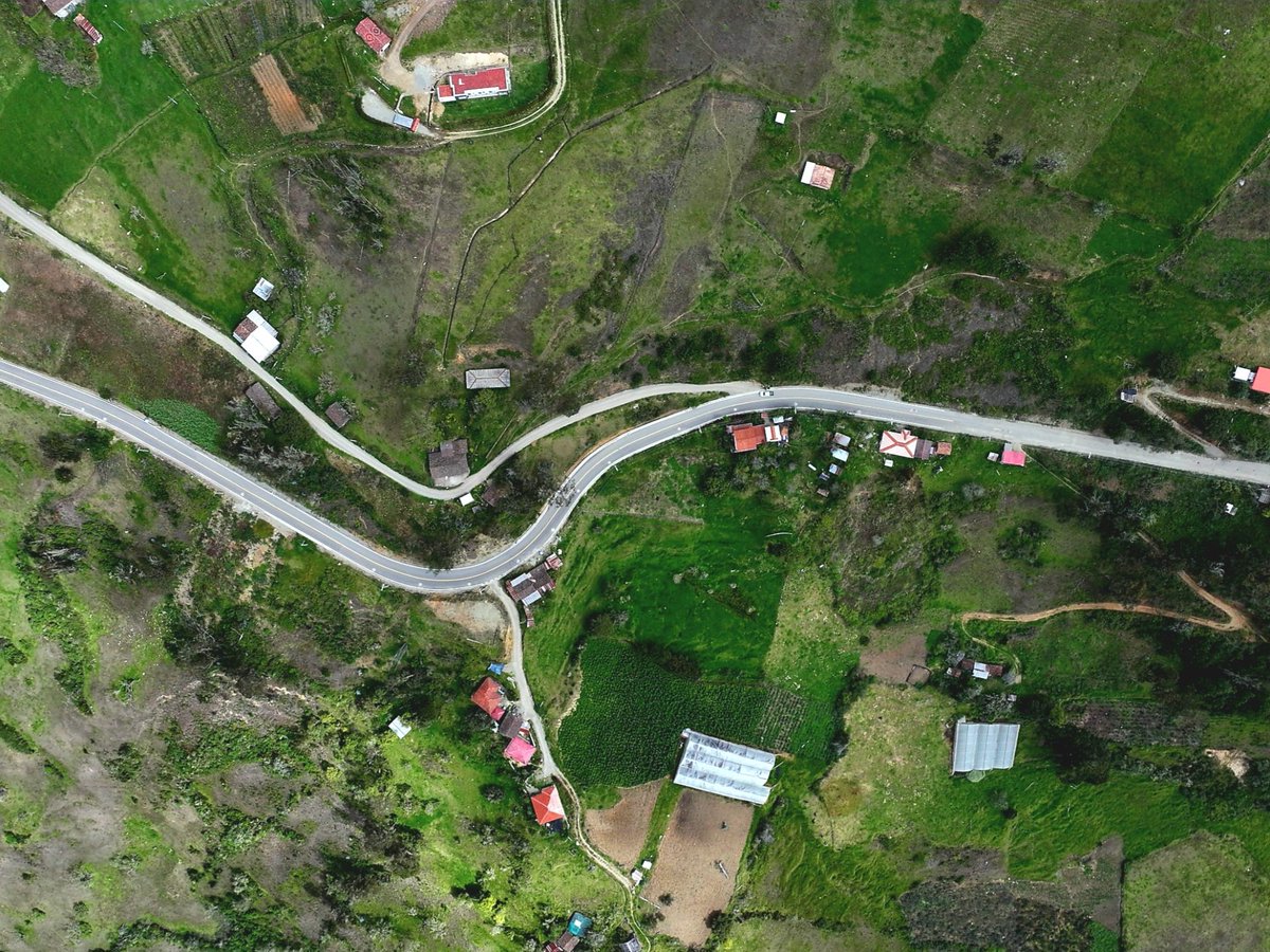 jotalloretv's tweet photo. @AzuayPrefectura Cuando vinimos a comprometernos con esta obra, pocos lo creían posible. Pero cumplimos @AzuayPrefectura y GAD parroquial. 💪

Aún queda mucho por hacer, estamos interviniendo en 1.5 más. Sabemos las necesidades y, en equipo y con los recursos que tenemos, vamos avanzando. 🙌

2/2 https://t.co/tcLjoVCvvX
