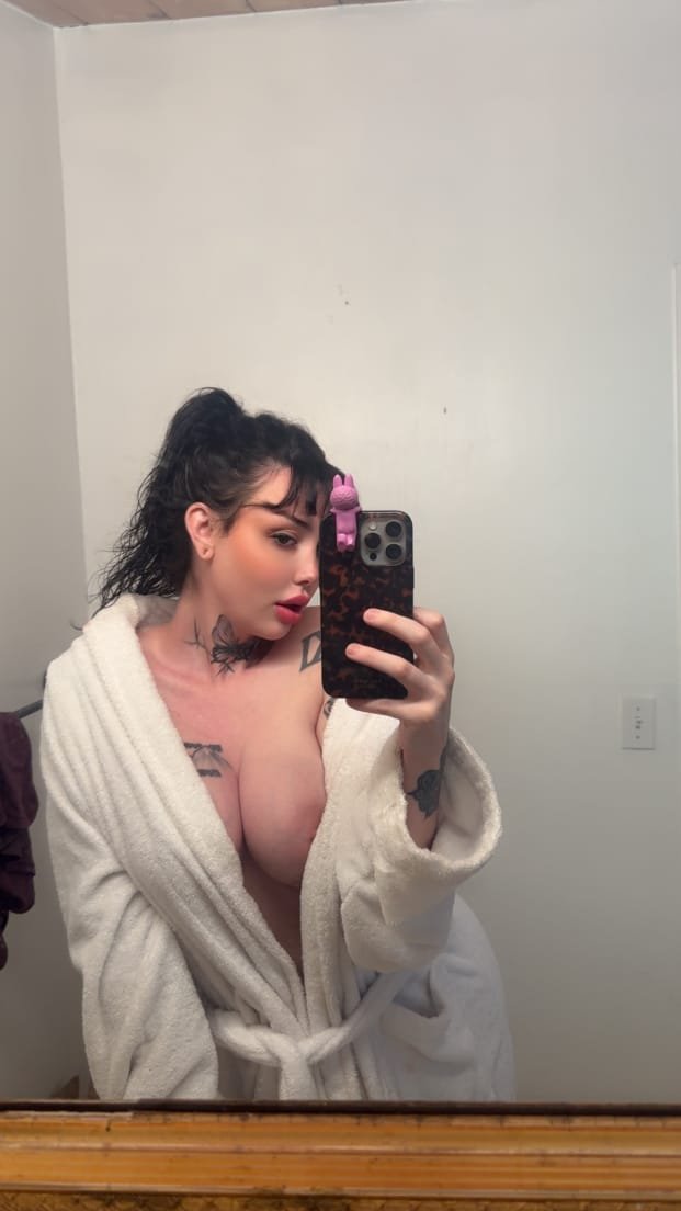 Kaaarina16's tweet photo. If you are a tranny 🏳️‍⚧️🏳️‍⚧️lover ♥️♥️....just send me a dm https://t.co/OQFjjYgHPN