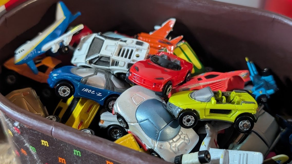 topmoo's tweet photo. @bitmap_books found some treasures
#bitmapbooks #micromachines #car #toys https://t.co/eSs82072Tu