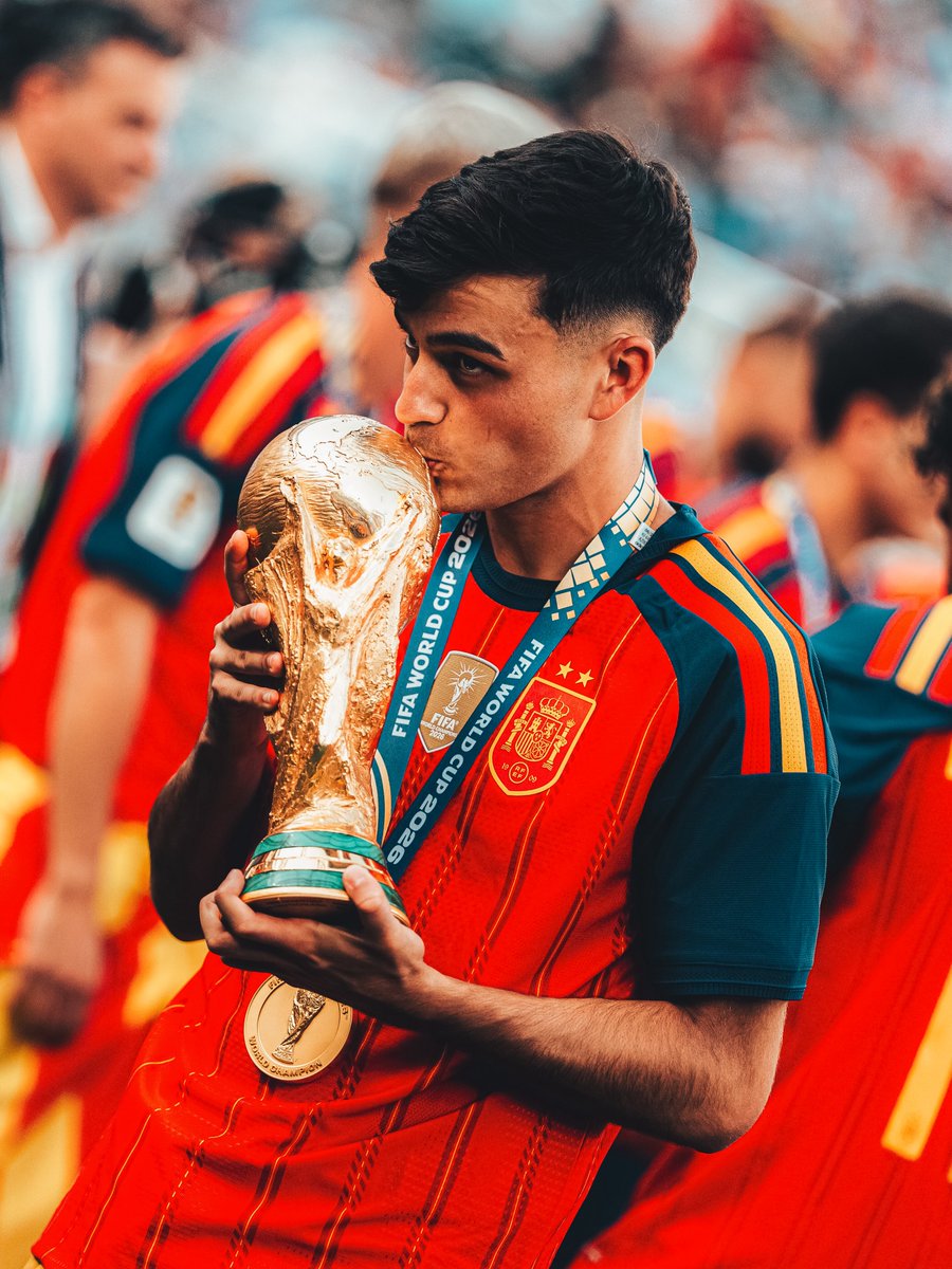 IBZBLUE's tweet photo. Aura in every frame, Pedri 🏆✨ https://t.co/z6Sq8GKz8S
