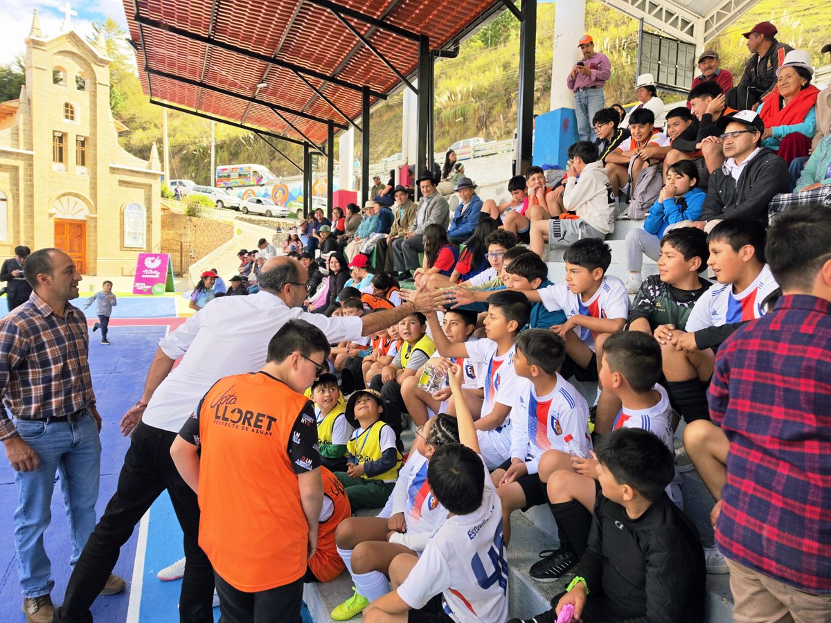 jotalloretv's tweet photo. 🙌 #Paute - Un proyecto hermoso llega a #Bulán. ❤️

Adecuamos espacios para nuestros niños, mujeres, adultos mayores, jóvenes, emprendedores. ¡Todos!

Esto es #ComunidadesPorLaVida, desde el vientre hasta siempre. ✨️

1/2 https://t.co/oFI2bHRaHv