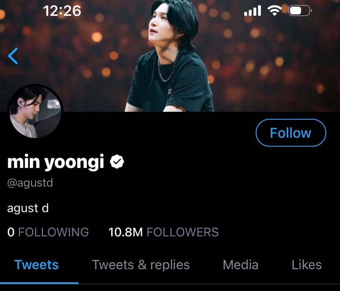reflectyoon's tweet photo. yoongi is an extremely successful solo artist.

his main and his secret(?) side account https://t.co/kQGOOauDVy
