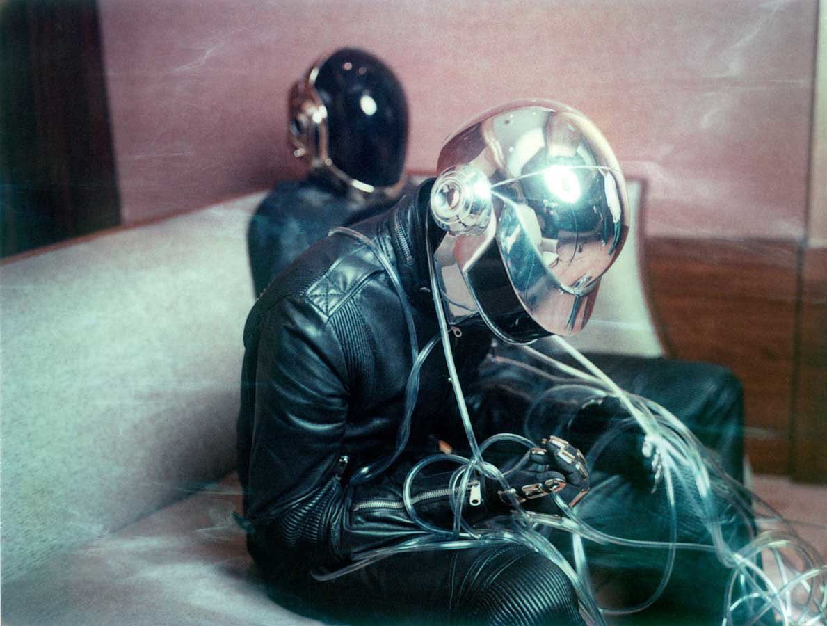 DaftClubHQ's tweet photo. Checking the wiring. 🤖

Daft Punk photographed by Taki Bibelas, 2007. https://t.co/qbfHWfDjtV
