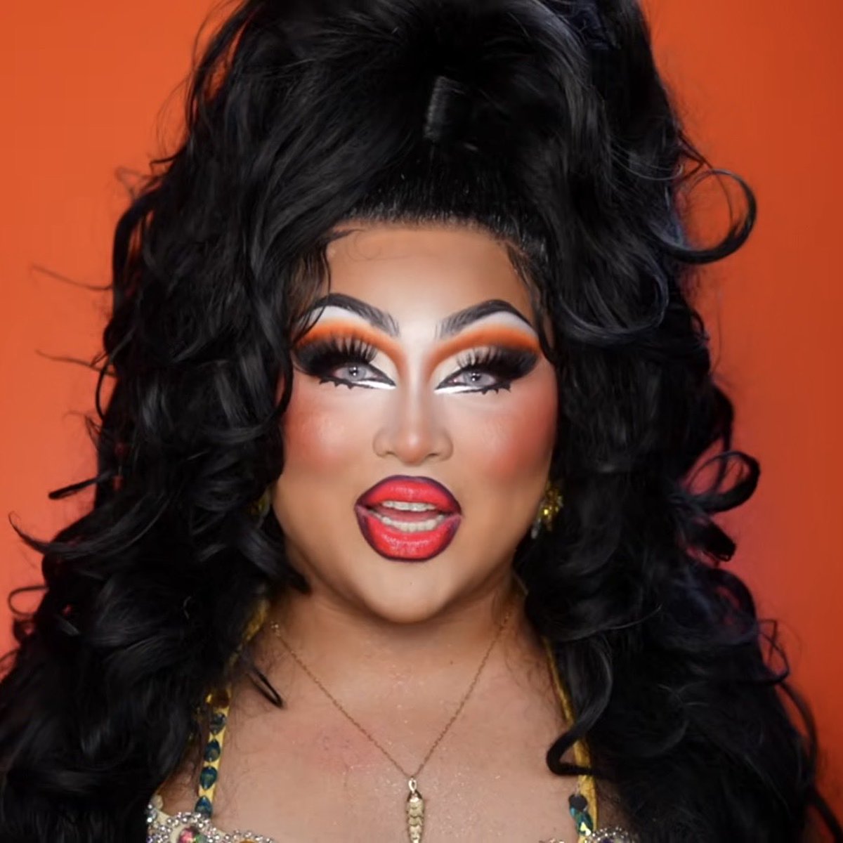 BugsWinterburn's tweet photo. @morphinelovemua mother we need to know what lipstick this is the color is so fierceeeeee https://t.co/6NGYjVGVHd