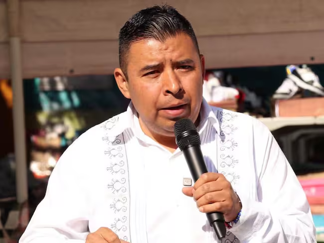 MLopezSanMartin's tweet photo. El horror en estados gobernados por Morena:

-Diez asesinados en Zacatecas
-Alejandro Leyva Aguilar, periodista crítico, fue ultimado en Oaxaca
-Matan al alcalde de Temoac, Valentín Lavín Romero, en un ataque dentro del Palacio Municipal

Todo, en menos de una semana https://t.co/1UOGFOb4PV