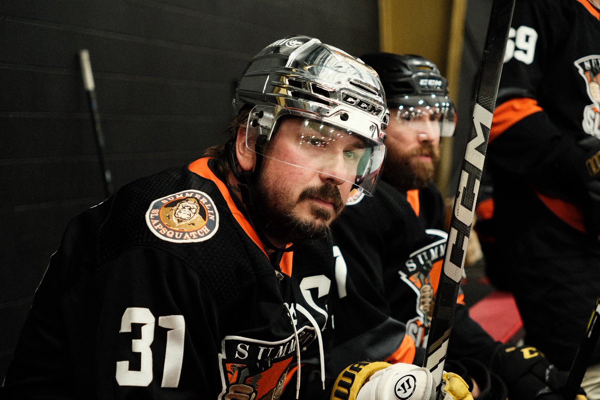 TheTylerKasch's tweet photo. I’m either contemplating my next chirp or how many beers I’m about to slam in the locker room after we win. Prob both. #YetiOrNot 🫈 https://t.co/txP38WWflp