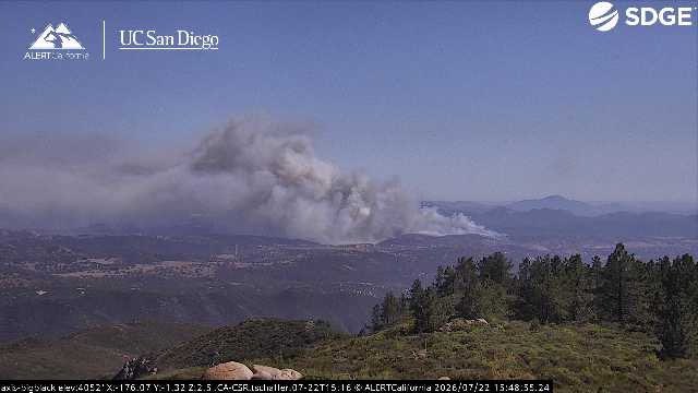 CALFIRESANDIEGO's tweet photo. #CreelmanFire [update 3:56 p.m.] The fire is now 80 acres, burning at a dangerous rate of spread and is impacting San Diego Country Estates. Evacuation updates have been posted on @SDSheriff https://t.co/12UiBYcnCw